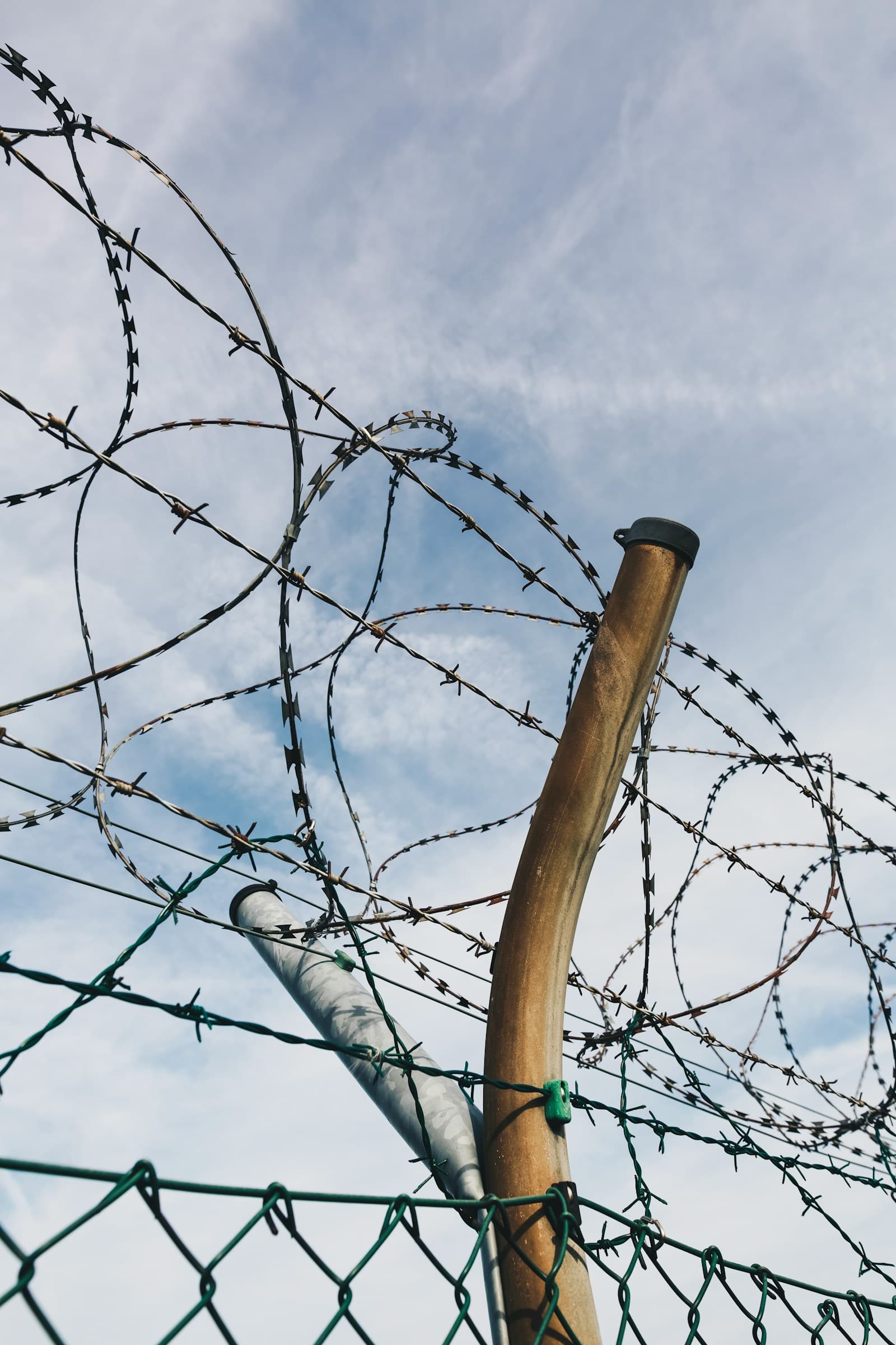 Estonia Says It Will Seal Its Russia Border the Moment Moscow Announces Mobilization