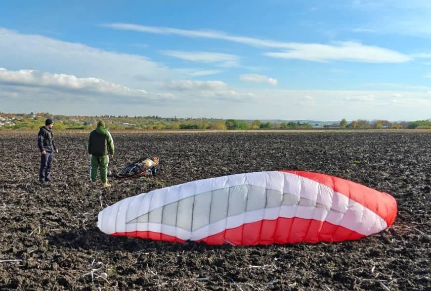 Larga paraglider, Moldova, 26 Oct 2026 - pilot asked asylum