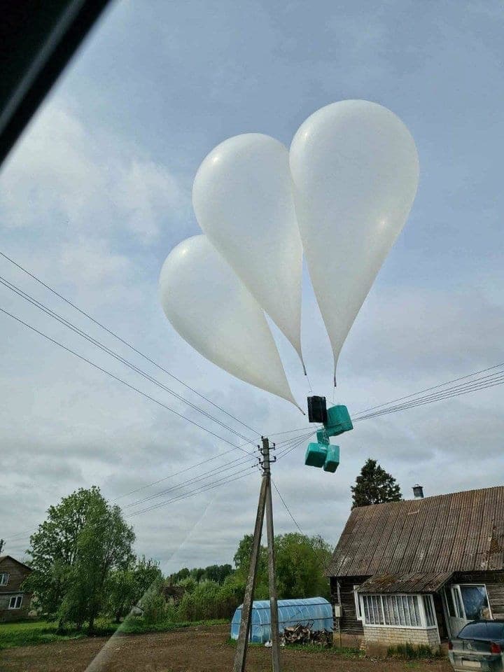 Smuggling balloons land near MP's home in Trakai, Lithuania